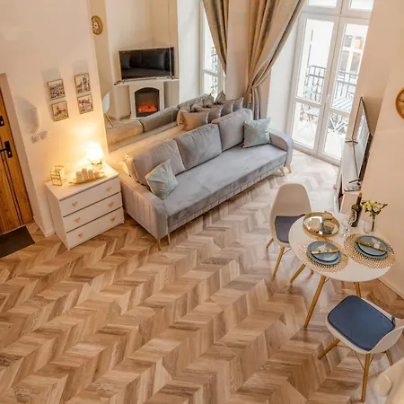 Elegant - Entresol, Balcony - By Rentujemy Apartament