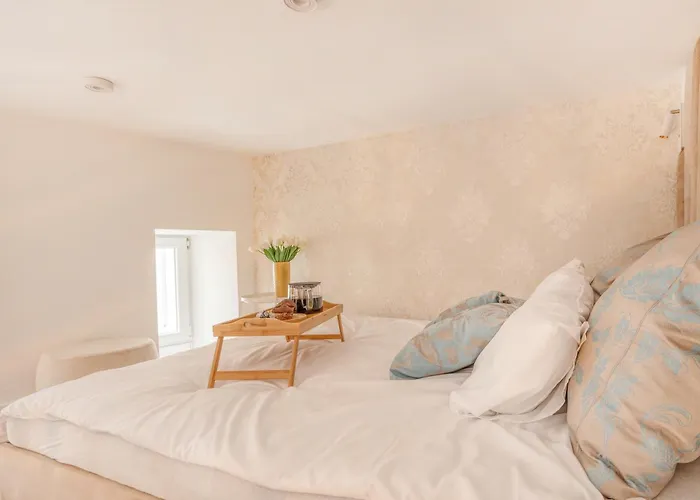 Elegant - Entresol, Balcony - By Rentujemy Lejlighed